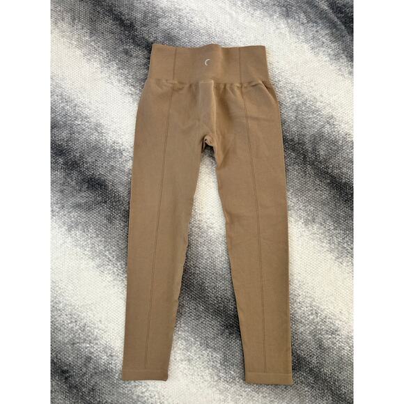 Zyia Taupe Firm Free Seamless 7/8 Textured Leggings Size Small Athletic Outdoors - Picture 3 of 9